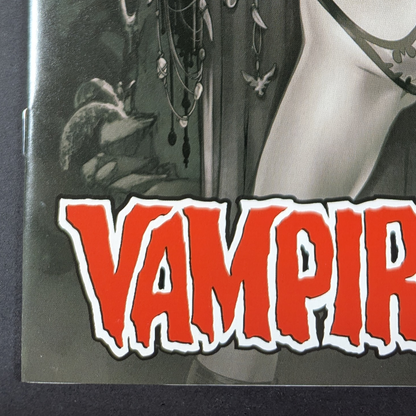 Vampirella #1 | Elias Chatzoudis B&W 1:7 Ratio