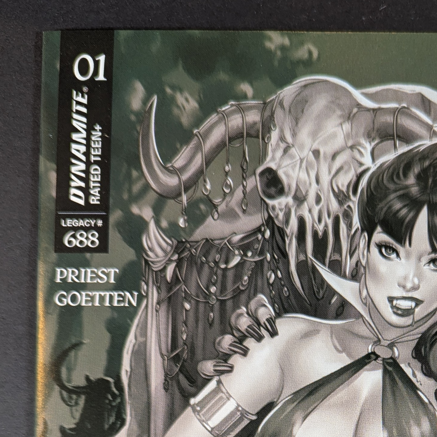 Vampirella #1 | Elias Chatzoudis B&W 1:7 Ratio