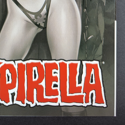 Vampirella #1 | Elias Chatzoudis B&W 1:7 Ratio