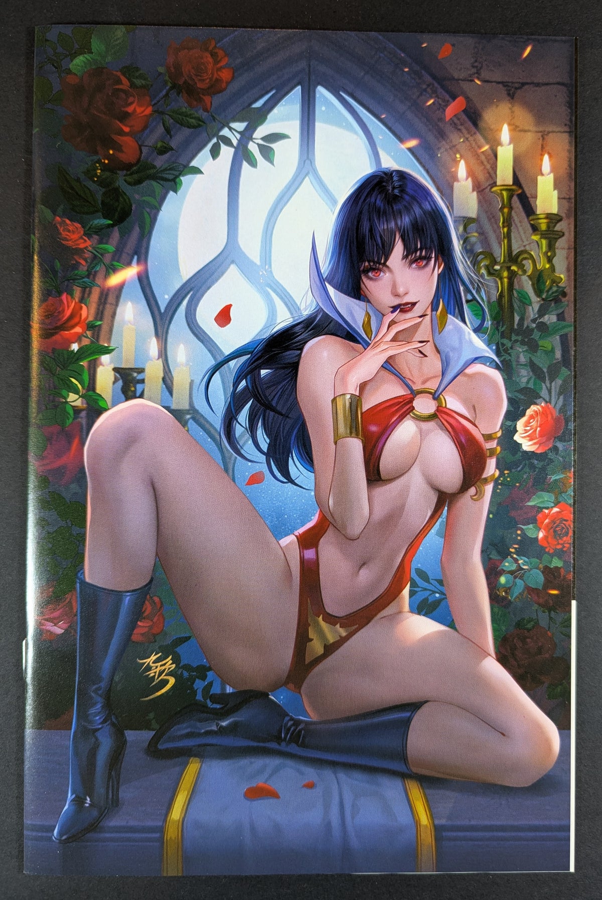 Vampirella #1 Cover A Heroscon Exclusive LTD 850 Fen Yeng